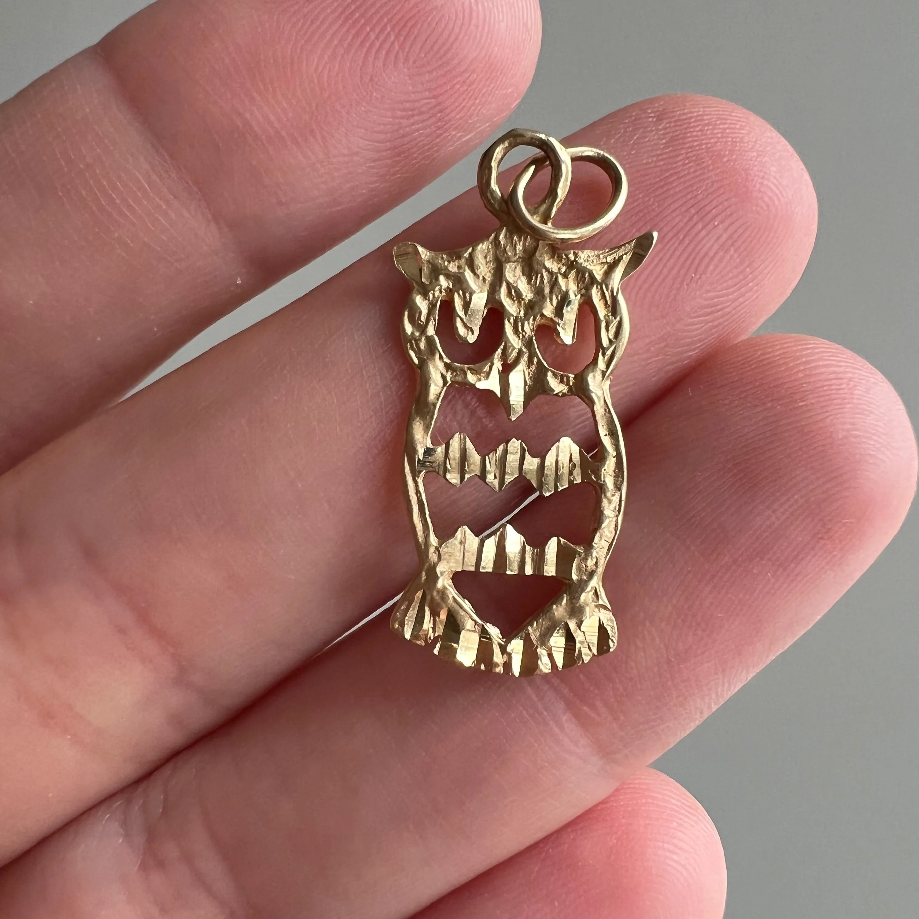 V I N T A G E // wise watcher / 14k yellow gold owl / a charm pendant