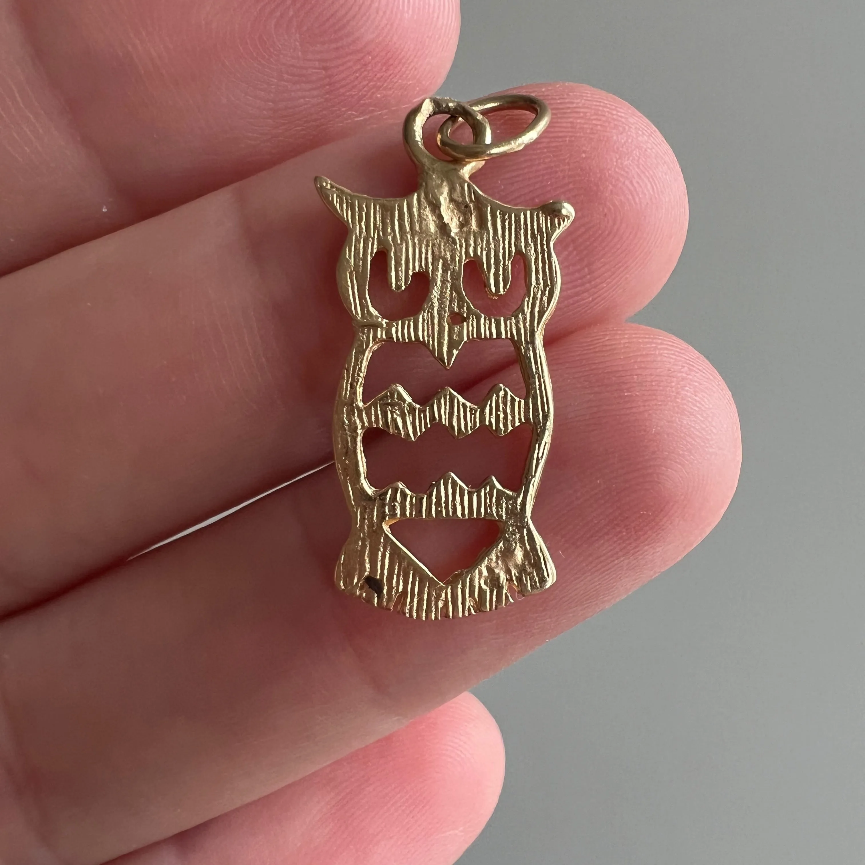 V I N T A G E // wise watcher / 14k yellow gold owl / a charm pendant