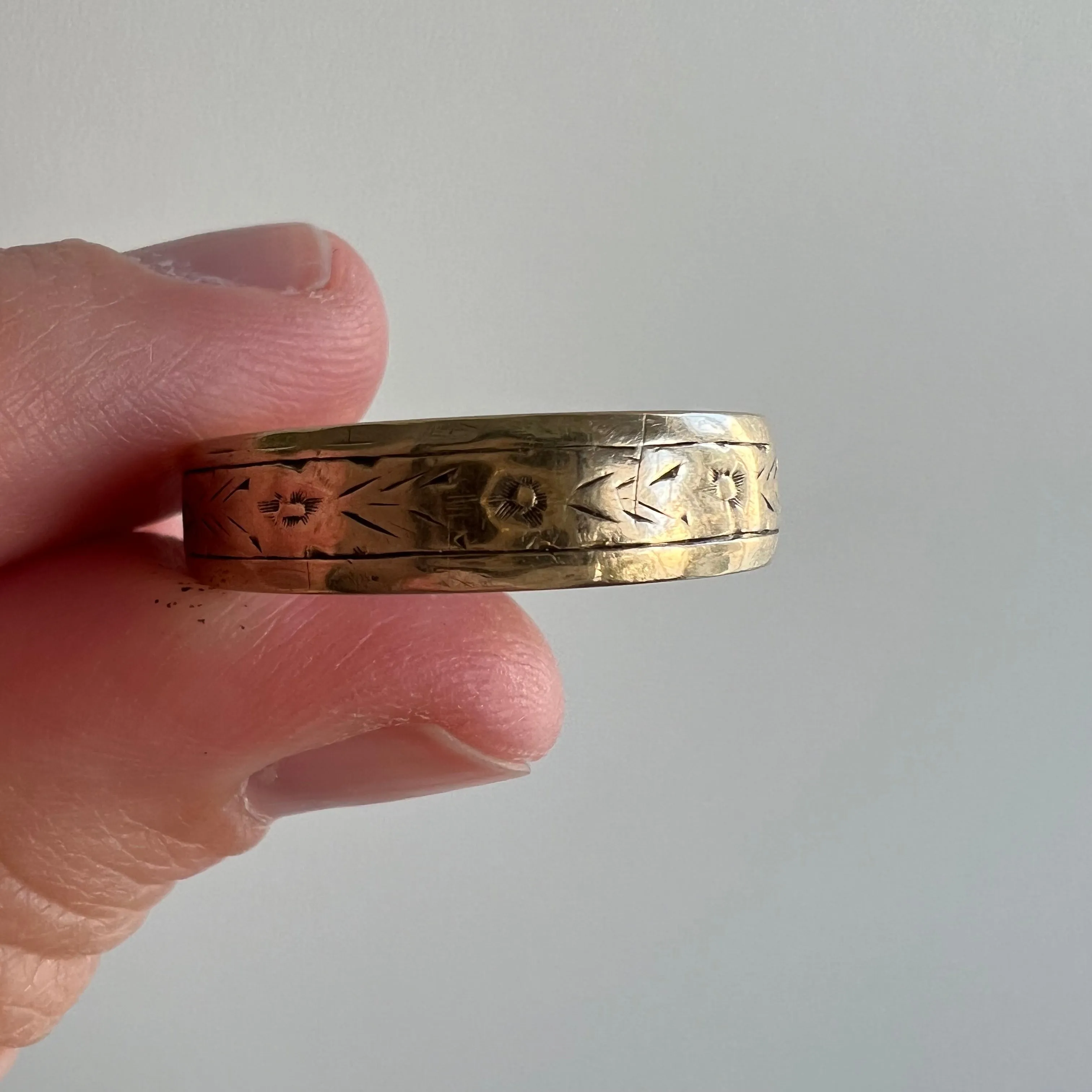 V I N T A G E //  forever forget me nots / 1970s floral eternity band in British 9k yellow gold / size 9.75