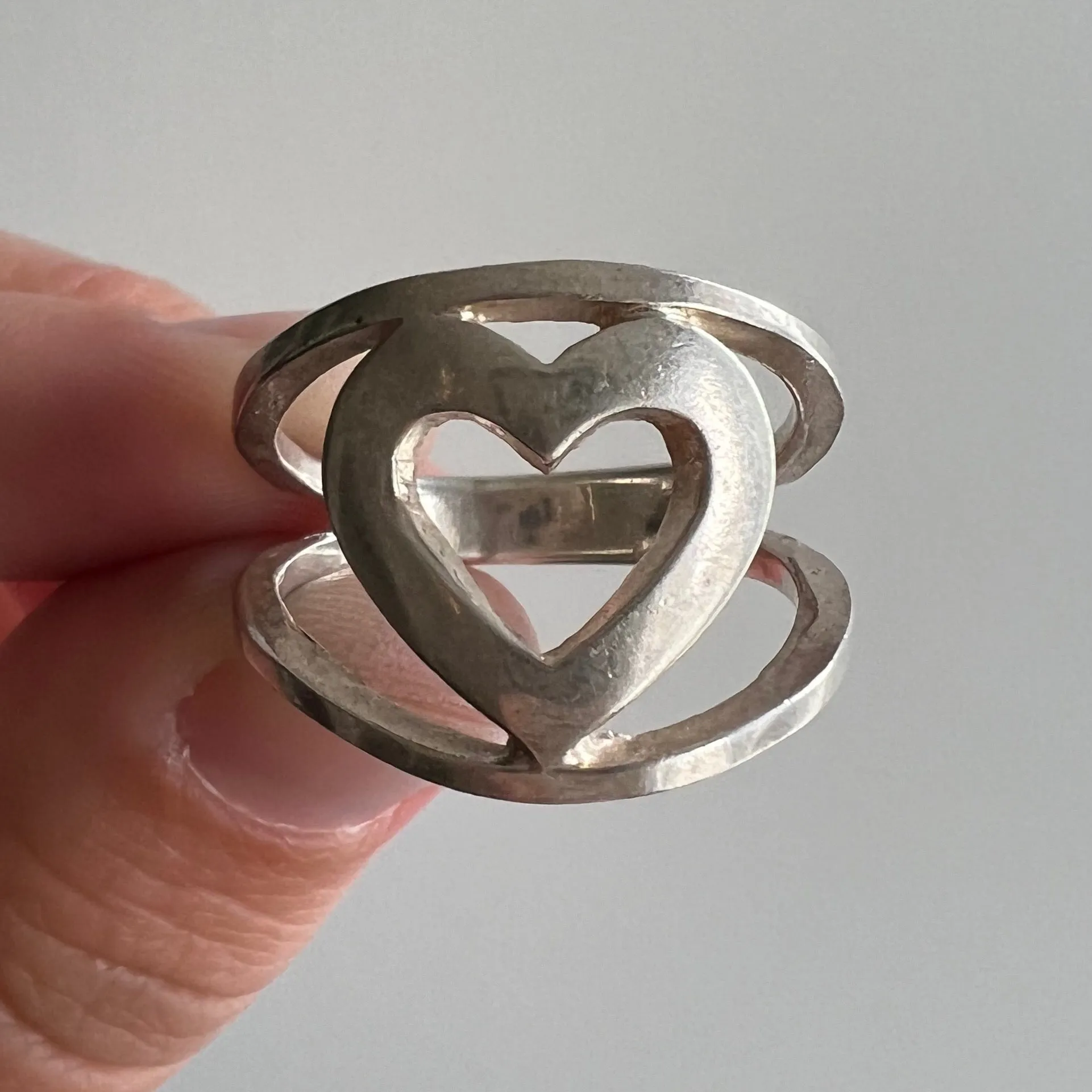 V I N T A G E // heart sandwich / sterling silver heart cutout ring / size 6.75